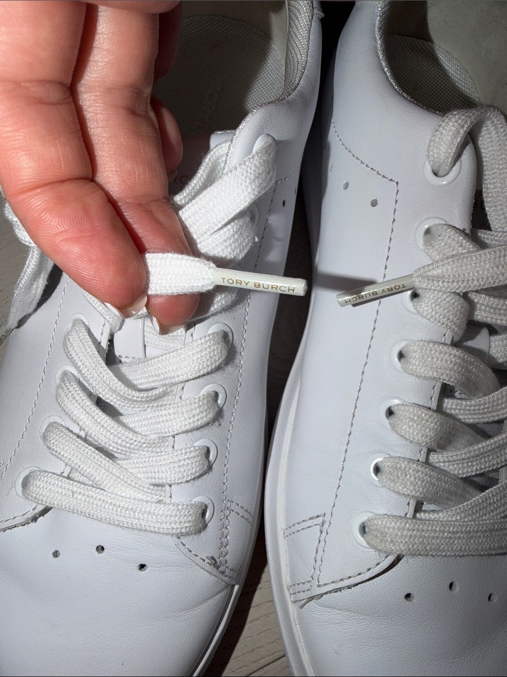 Tory Burch Howell Sneakers Size 7.5 M White Gold Logo Casual Classic Comfy - Picture 10 of 10
